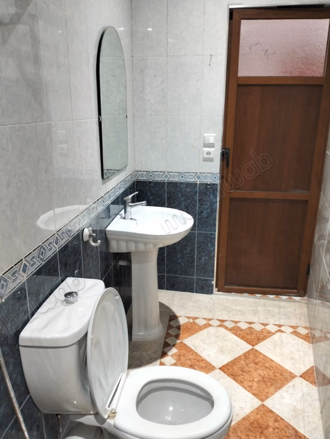 Sontuosa villa in affitto a Hay Nahda. Superficie totale di 160 m². Vista eccezionale sulla montagna, finestre a doppio vetro
