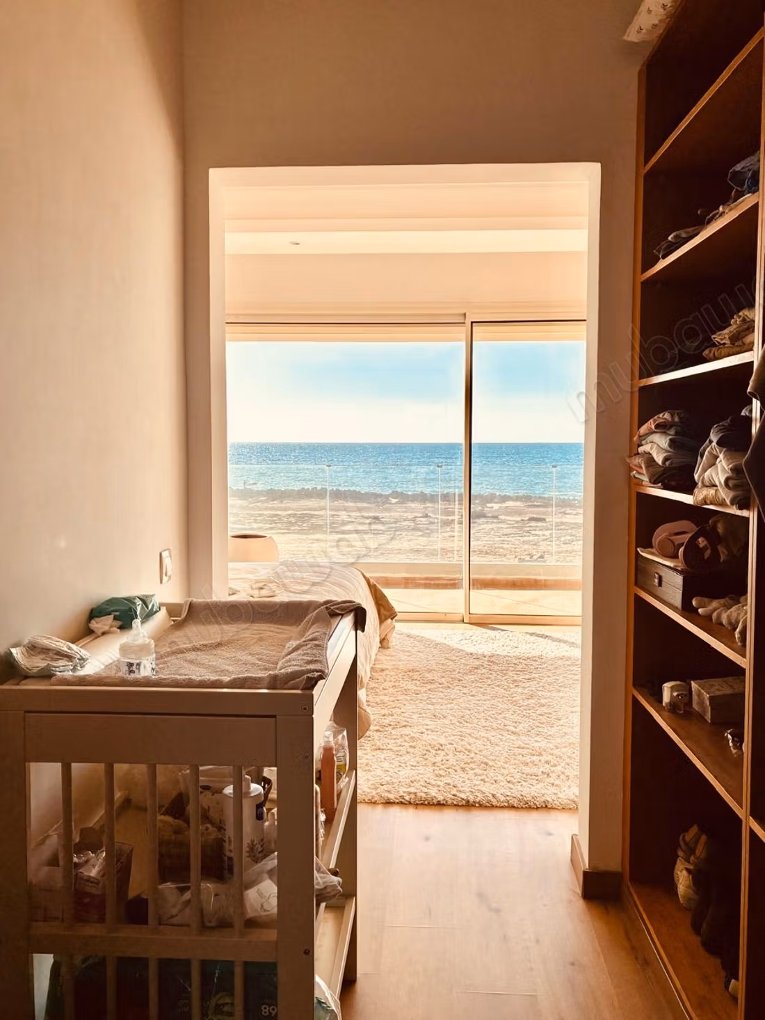 Villa nuova fronte mare in affitto - vuota