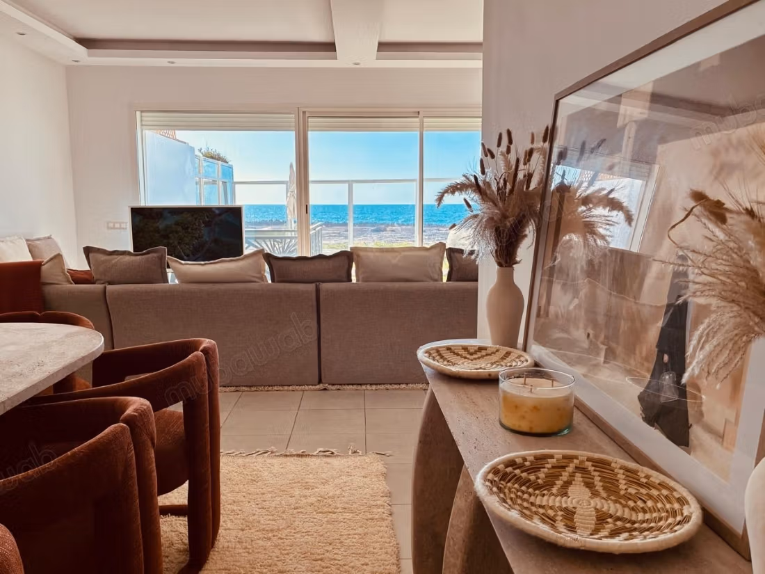 Villa nuova fronte mare in affitto - vuota