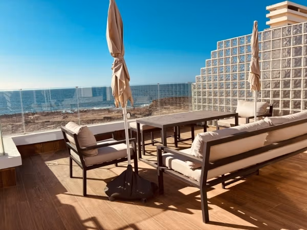 Villa nuova fronte mare in affitto - vuota