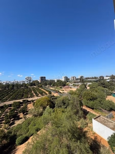 Appartement en vente à Souissi. 3 chambres plus chambre de service. Doubles salons, antenne parabolique générale