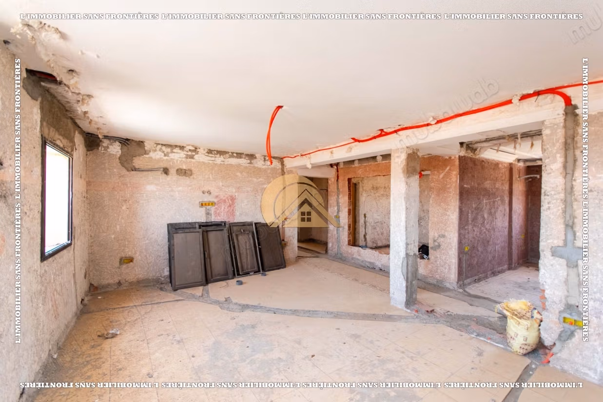 Apartamento semideterminado de 186 m² en Semlalia – 3 habitaciones, gran terraza, ascensor y parking exterior