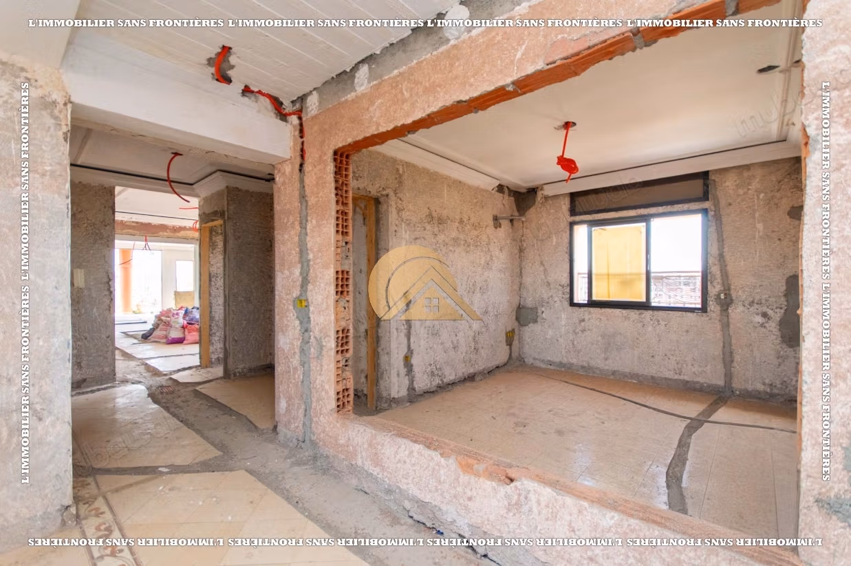 Apartamento semideterminado de 186 m² en Semlalia – 3 habitaciones, gran terraza, ascensor y parking exterior