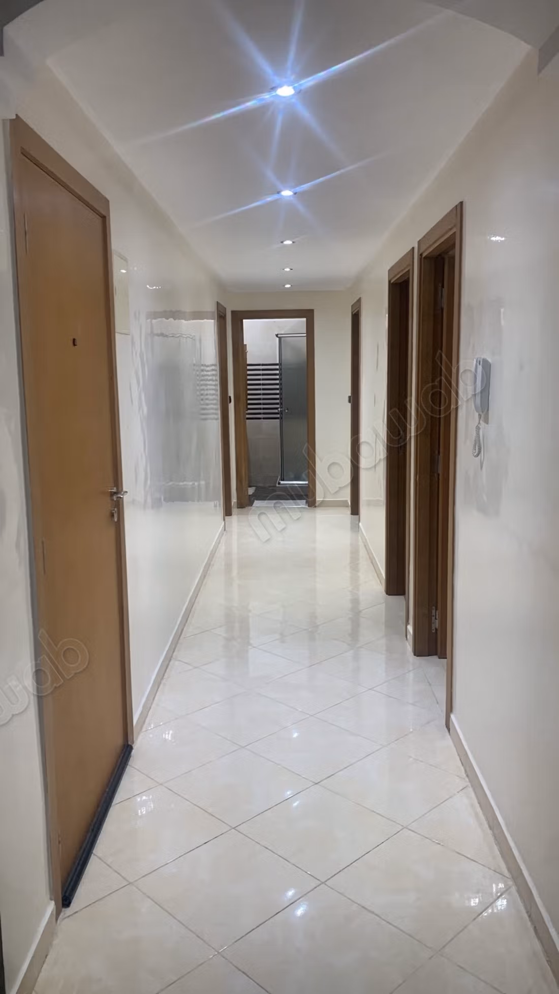 Louez un appartement à Sidi Maârouf. 5 pièces