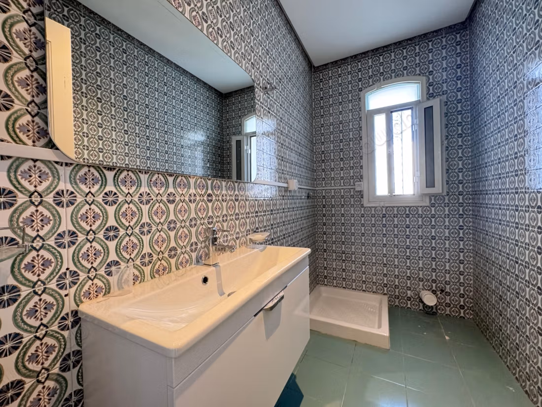 Villa lussuosa in affitto a Cartagine. 4 camere da letto. Vetri doppi e riscaldamento centralizzato