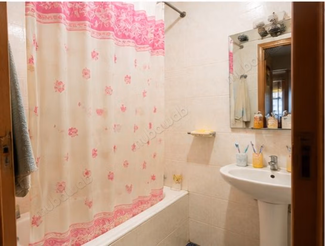 Appartement à l'achat à Hay El Menzah.
Surface totale 124 m².
Meublé