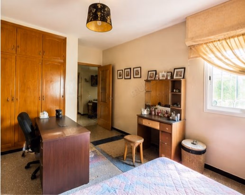 Appartement à l'achat à Hay El Menzah.
Surface totale 124 m².
Meublé