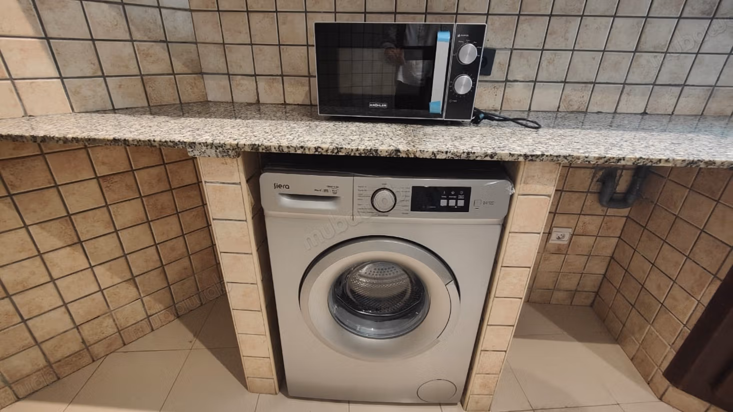 Louez cet appartement à Les princesses. Surface totale 101 m². Bien meublé