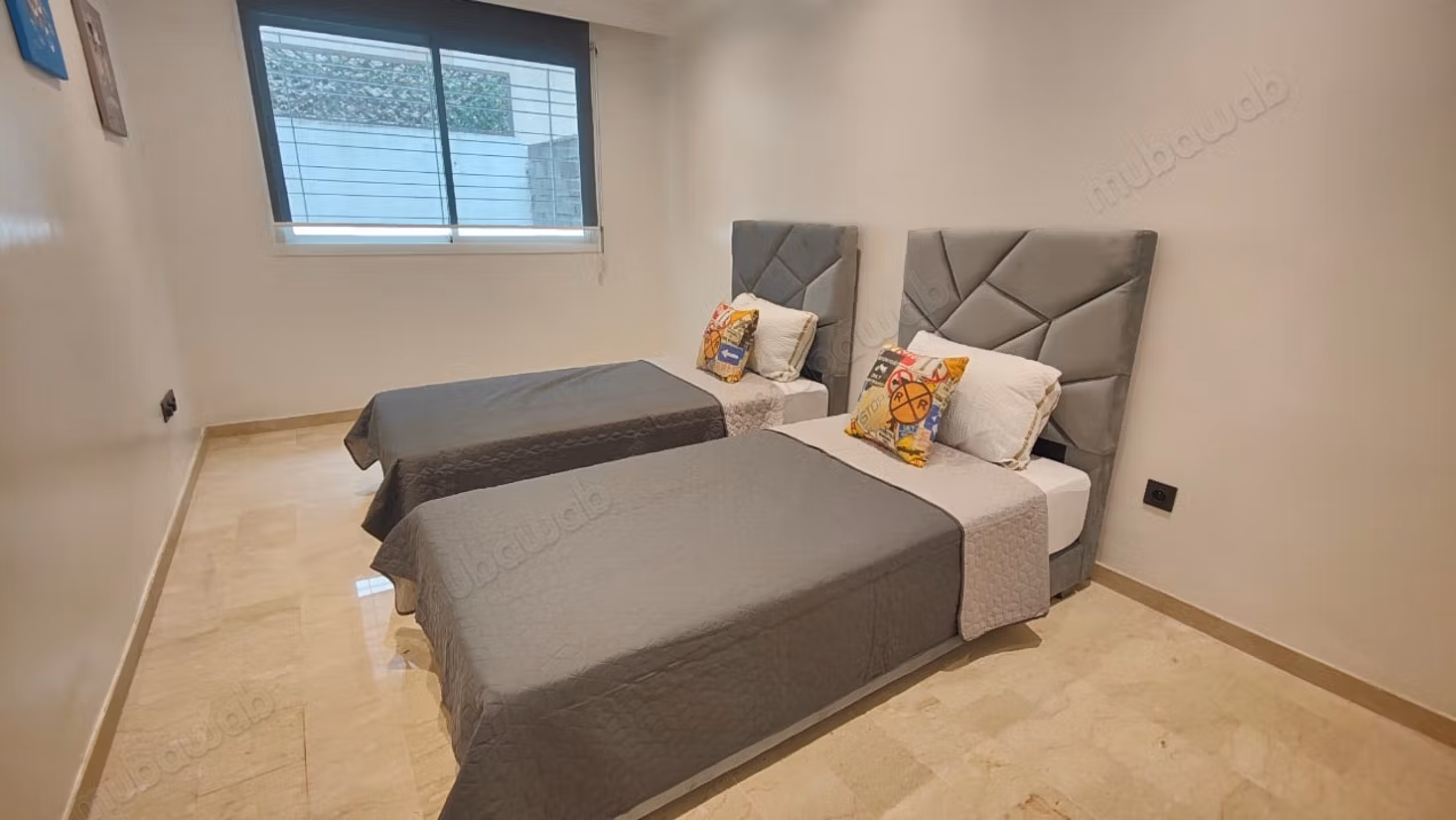 Louez cet appartement à Les princesses. Surface totale 101 m². Bien meublé
