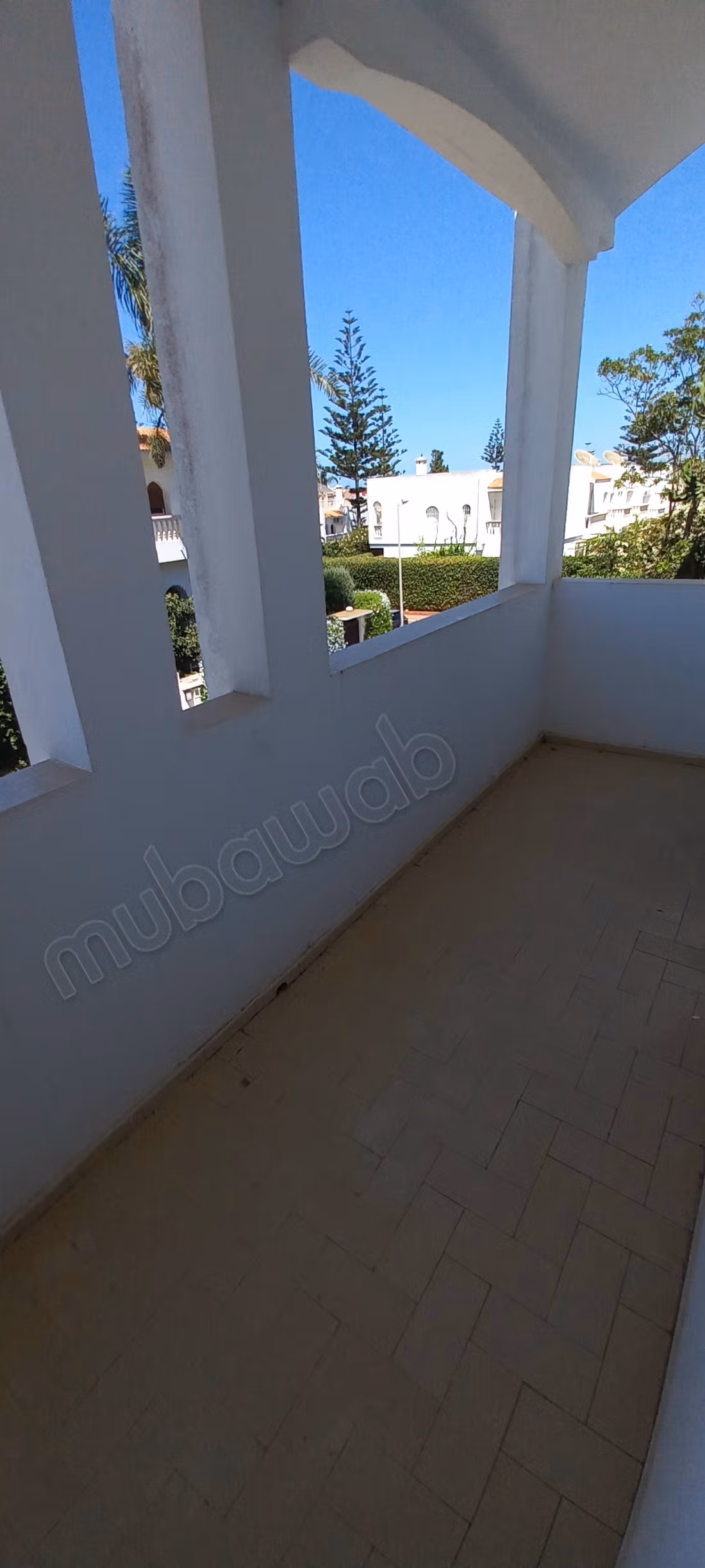 Villa de luxe à louer à Ain Diab. Superficie 350 m². Air conditionné et cheminée
