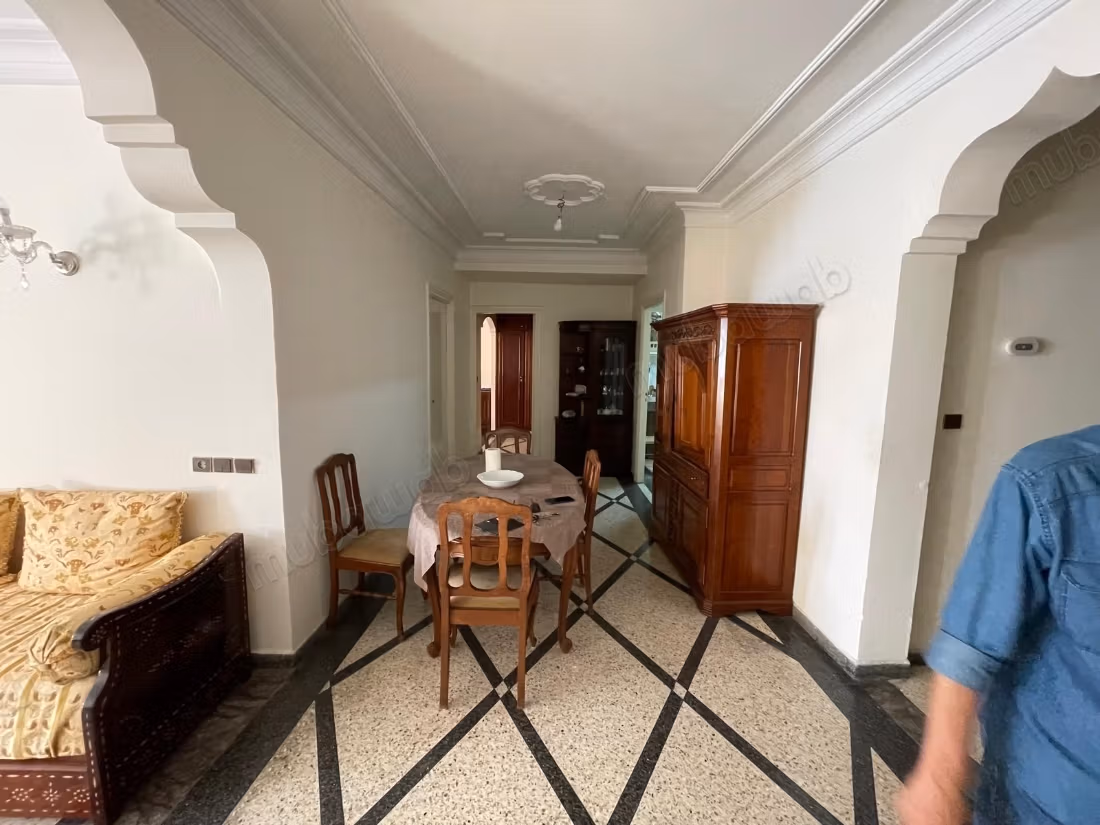 Superbe appartement à vendre à Maârif Extension. 
Surface totale 134 m². 
Four encastré