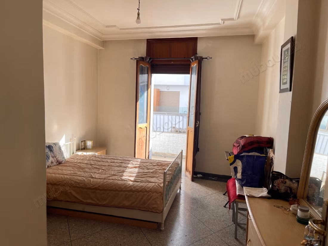 Superbe appartement à vendre à Maârif Extension. 
Surface totale 134 m². 
Four encastré