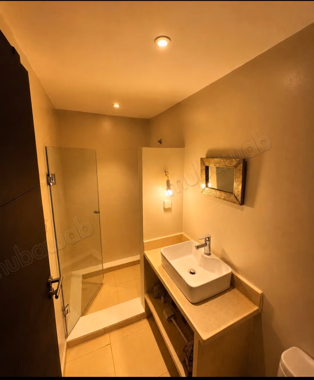 Location d'un appartement à Route de l'Ourika.
Surface de 120 m².
Cheminée et climatisation