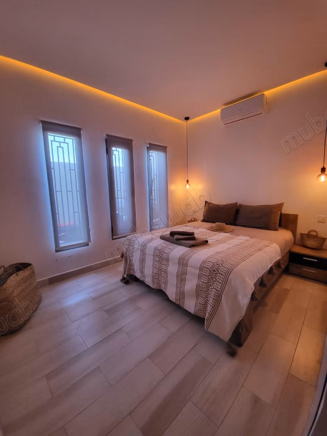 Magnifique villa à louer à Route Amizmiz. 3 chambres. Bien meublé