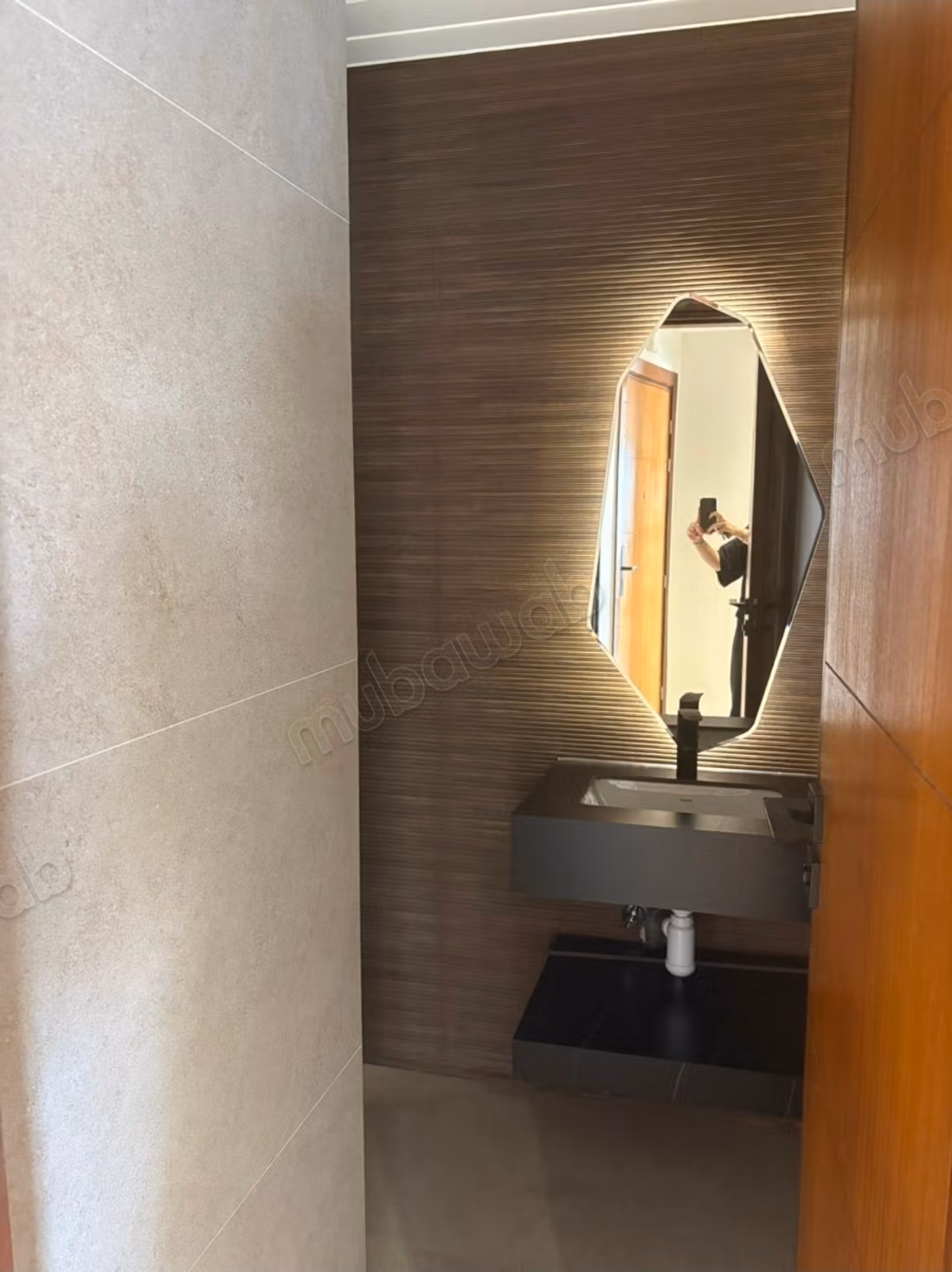 Bel appartement en location à Triangle d'Or. 5ème et dernier étage avec vue dégagée