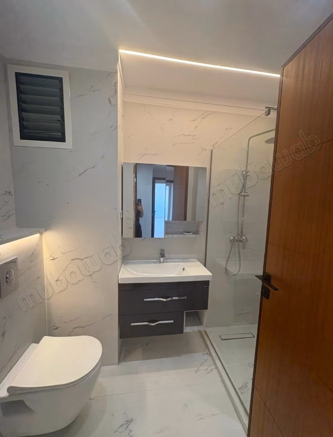 Bel appartement en location à Triangle d'Or. 5ème et dernier étage avec vue dégagée