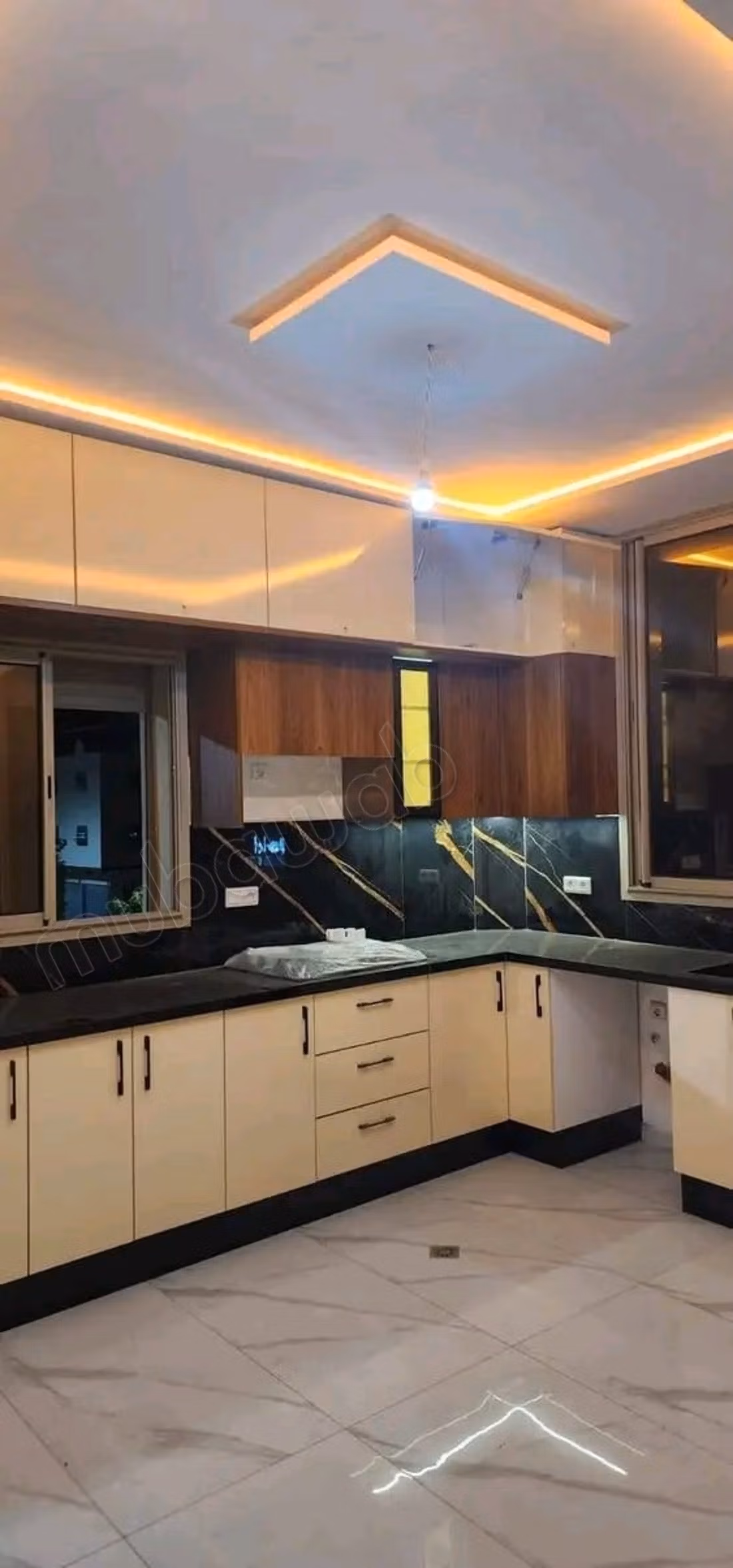 Bel appartement à vendre à Azrou. 3 grandes pièces. Avec ascenseur et balcon