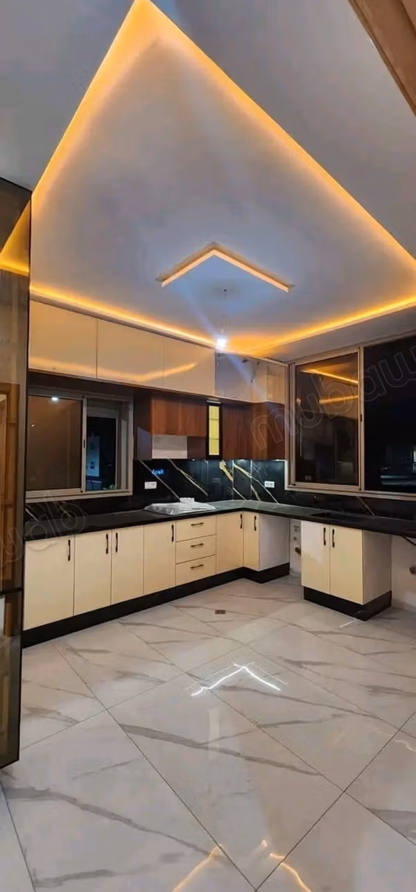 Bel appartement à vendre à Azrou. 3 grandes pièces. Avec ascenseur et balcon