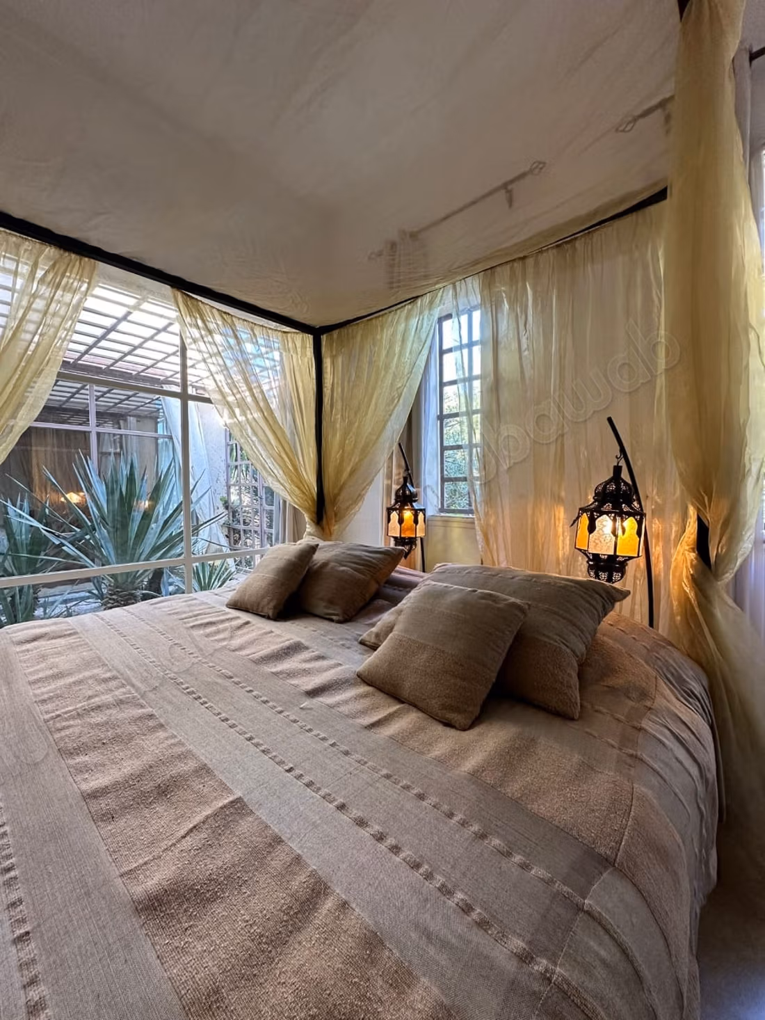 Large Villa with VNA Garden and private pool
