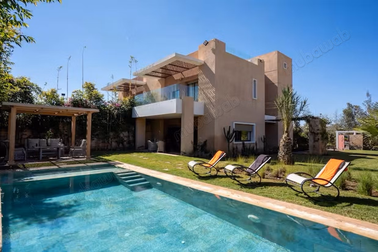 Venta de villa de lujo en la Ruta de Tahanaout. 4 habitaciones. Piscina, aire acondicionado