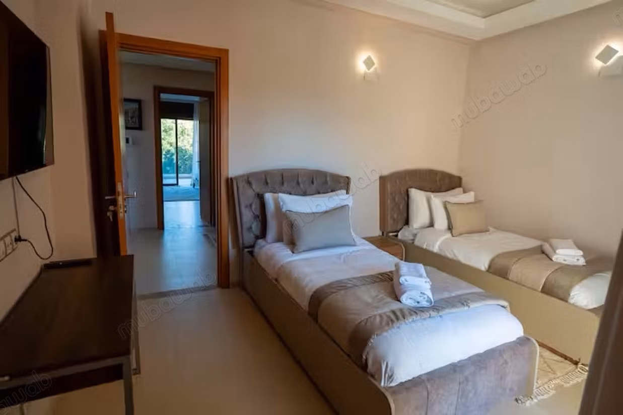 Venta de villa de lujo en la Ruta de Tahanaout. 4 habitaciones. Piscina, aire acondicionado