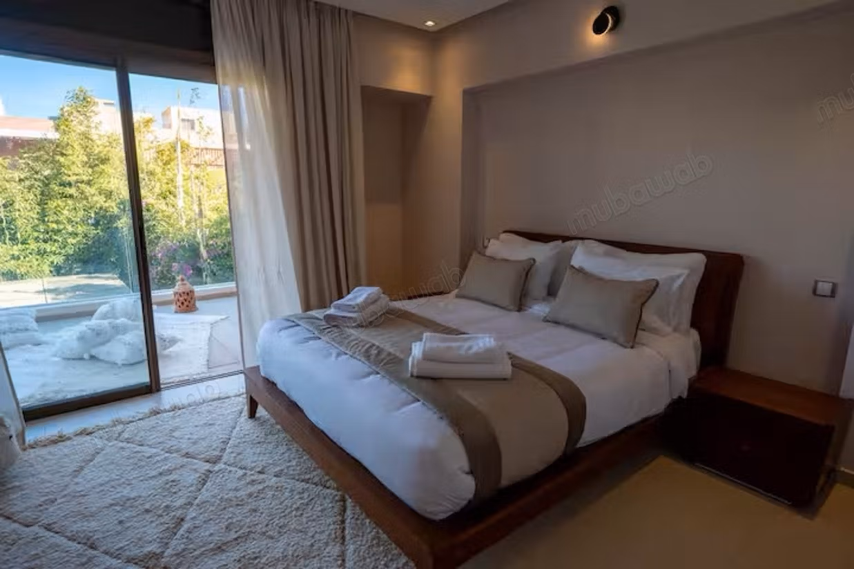 Venta de villa de lujo en la Ruta de Tahanaout. 4 habitaciones. Piscina, aire acondicionado