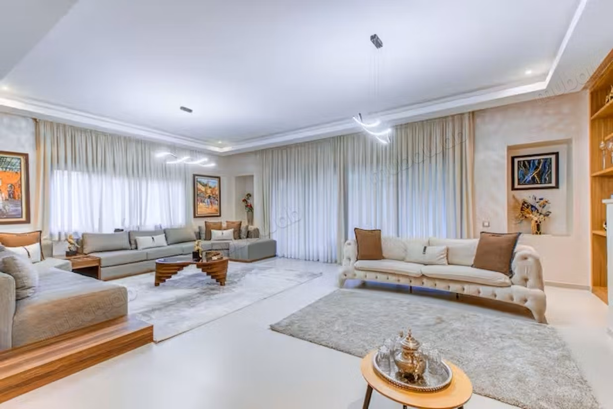 Venta de villa de lujo en la Ruta de Tahanaout. 4 habitaciones. Piscina, aire acondicionado