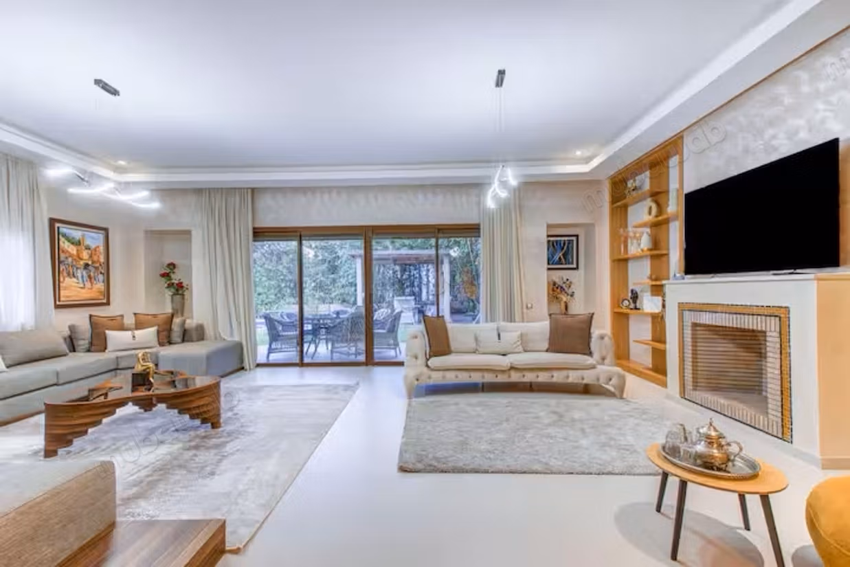 Venta de villa de lujo en la Ruta de Tahanaout. 4 habitaciones. Piscina, aire acondicionado
