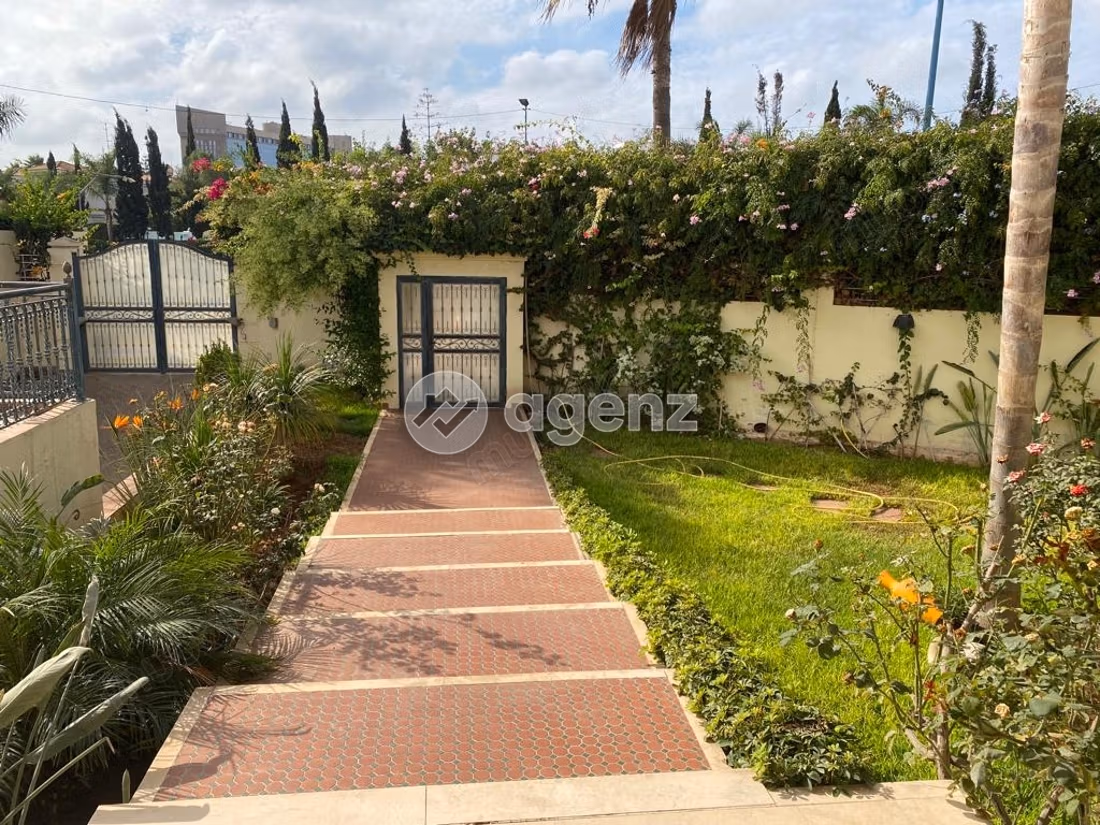 Villa à vendre 800 m², 6 chambres Californie Casablanca