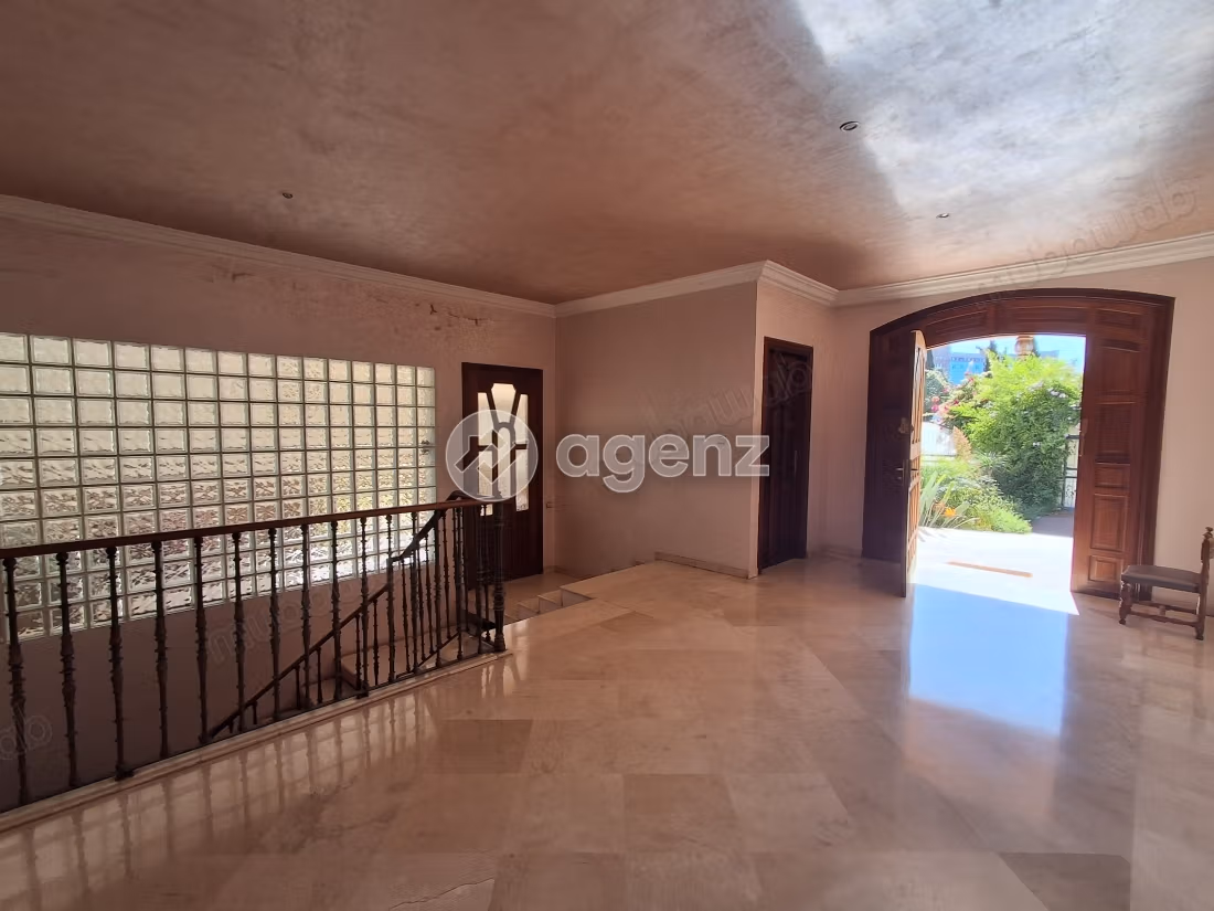 Villa à vendre 800 m², 6 chambres Californie Casablanca