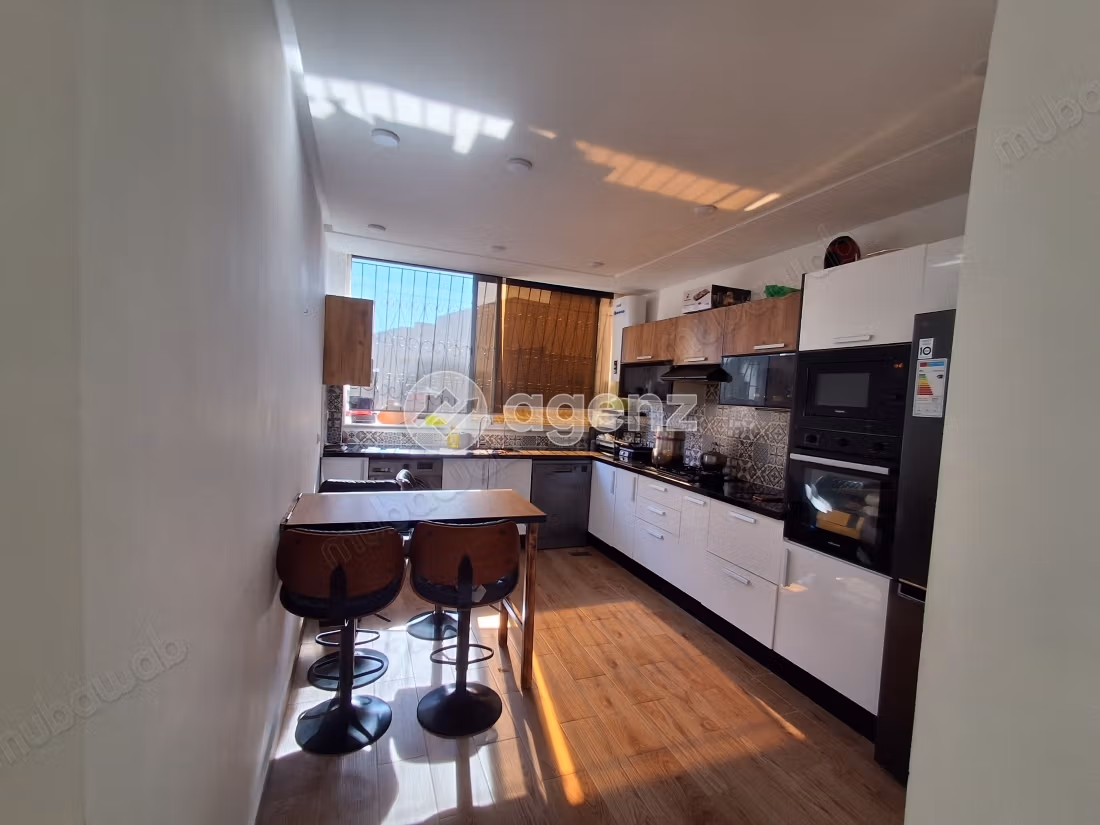 Appartement à vendre 111 m², 3 chambres 
Residence lamia 
Skhirate 
Témara