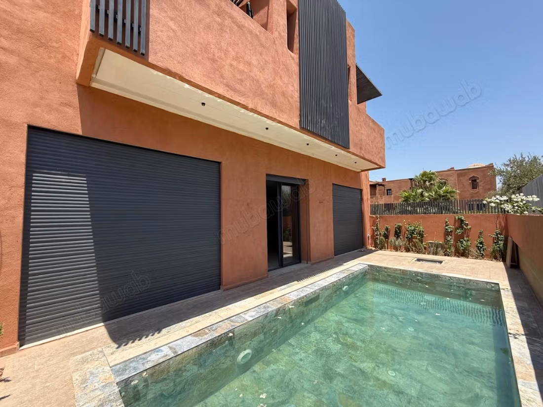 New villa for sale on the road to Casa
