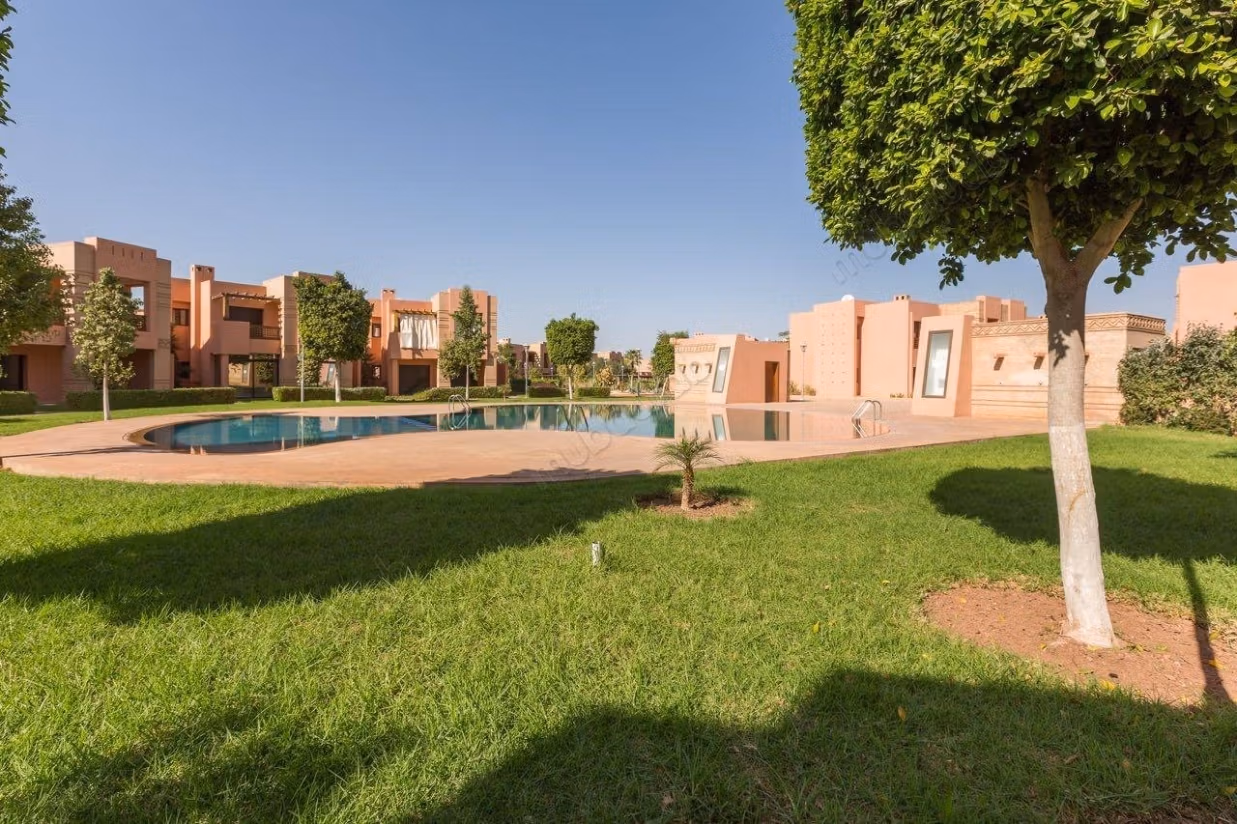 Duplex ou villa pavillonnaire jardin privatif