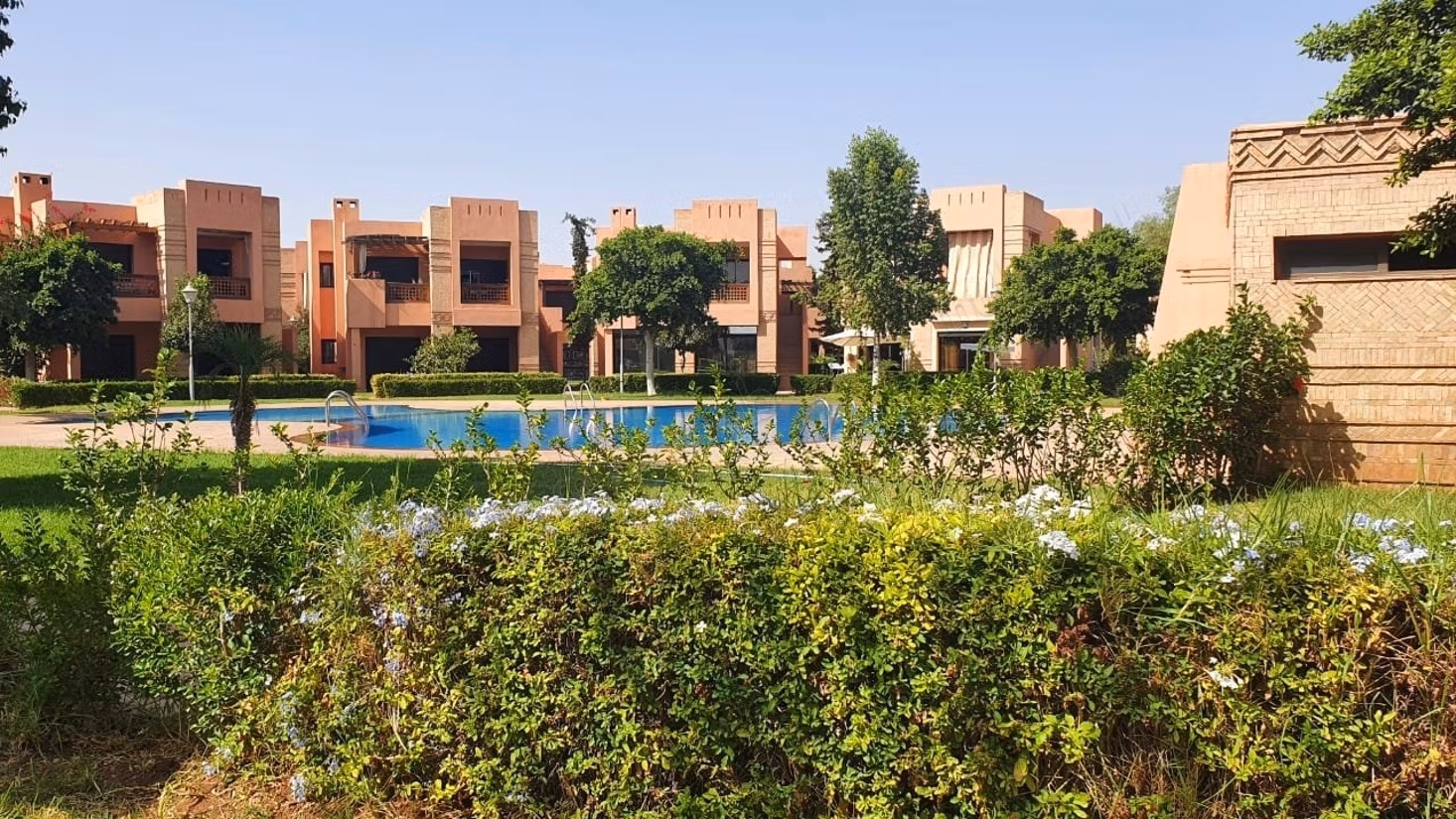 Duplex ou villa pavillonnaire jardin privatif