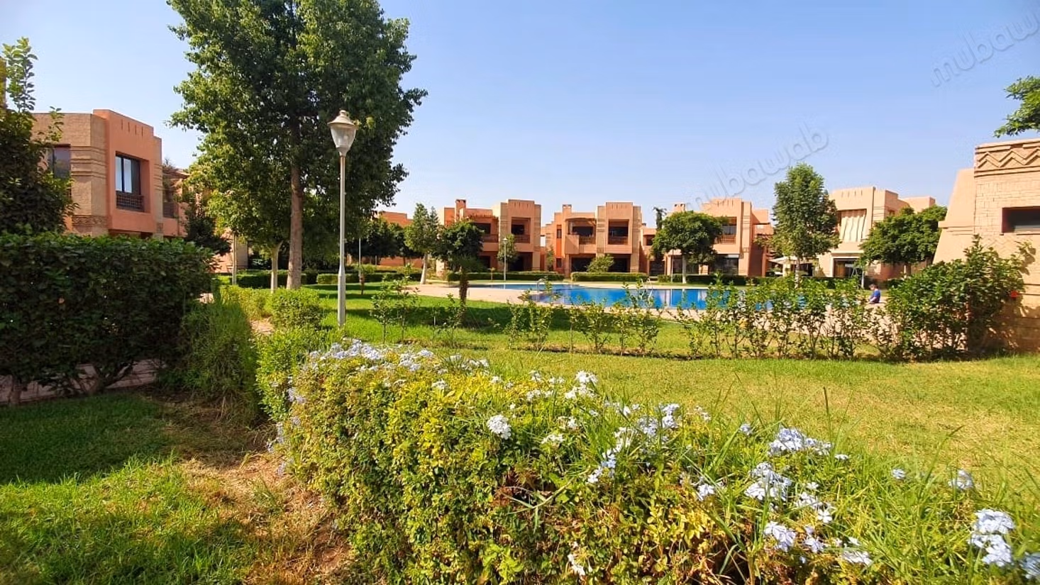 Duplex ou villa pavillonnaire jardin privatif