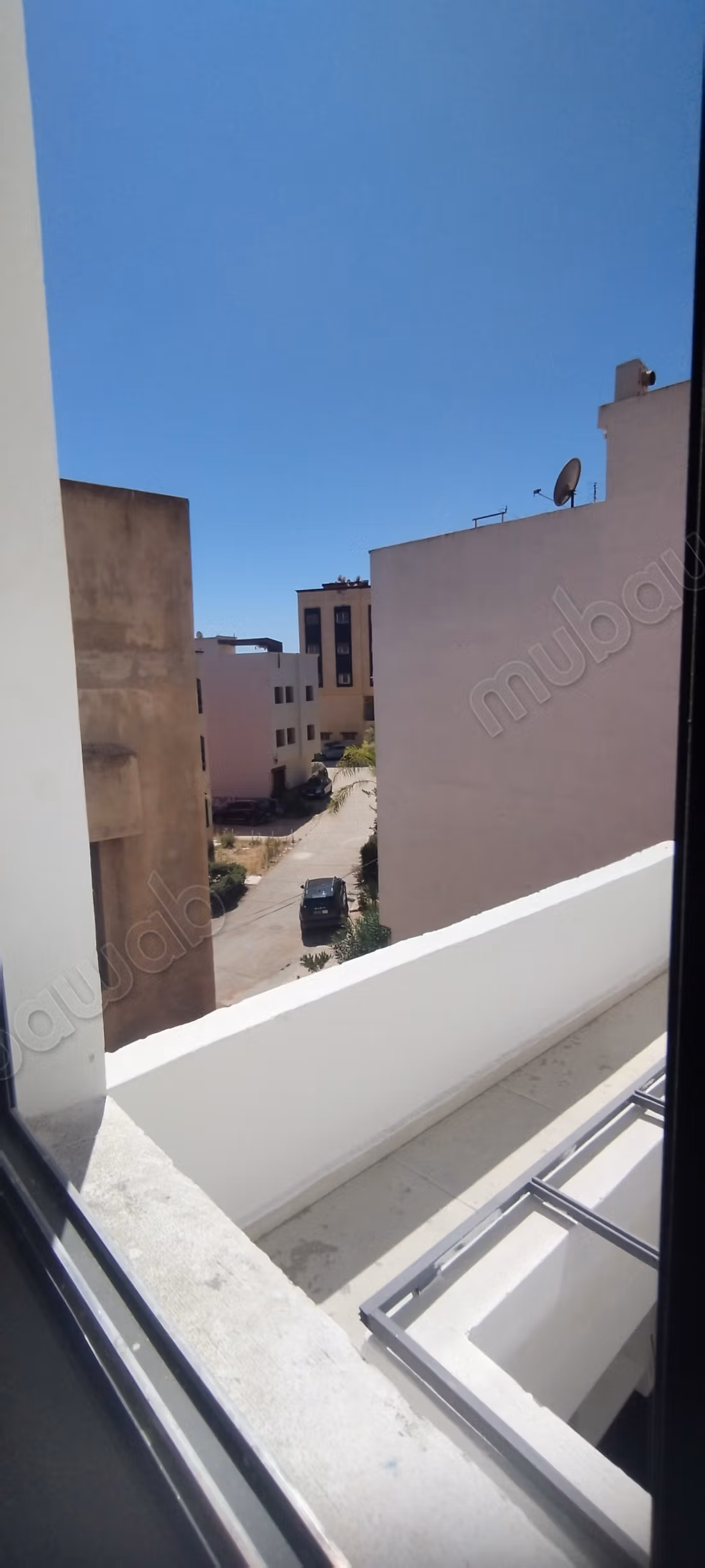 Bel appartement à vendre au Maghreb. 3 belles chambres. Four