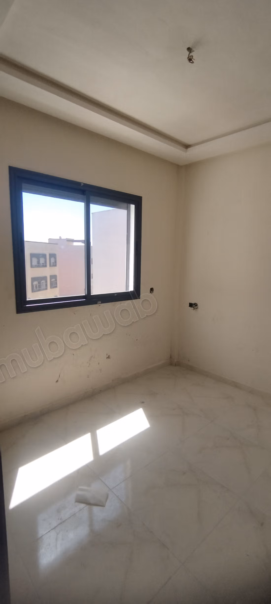 Bel appartement à vendre au Maghreb. 3 belles chambres. Four