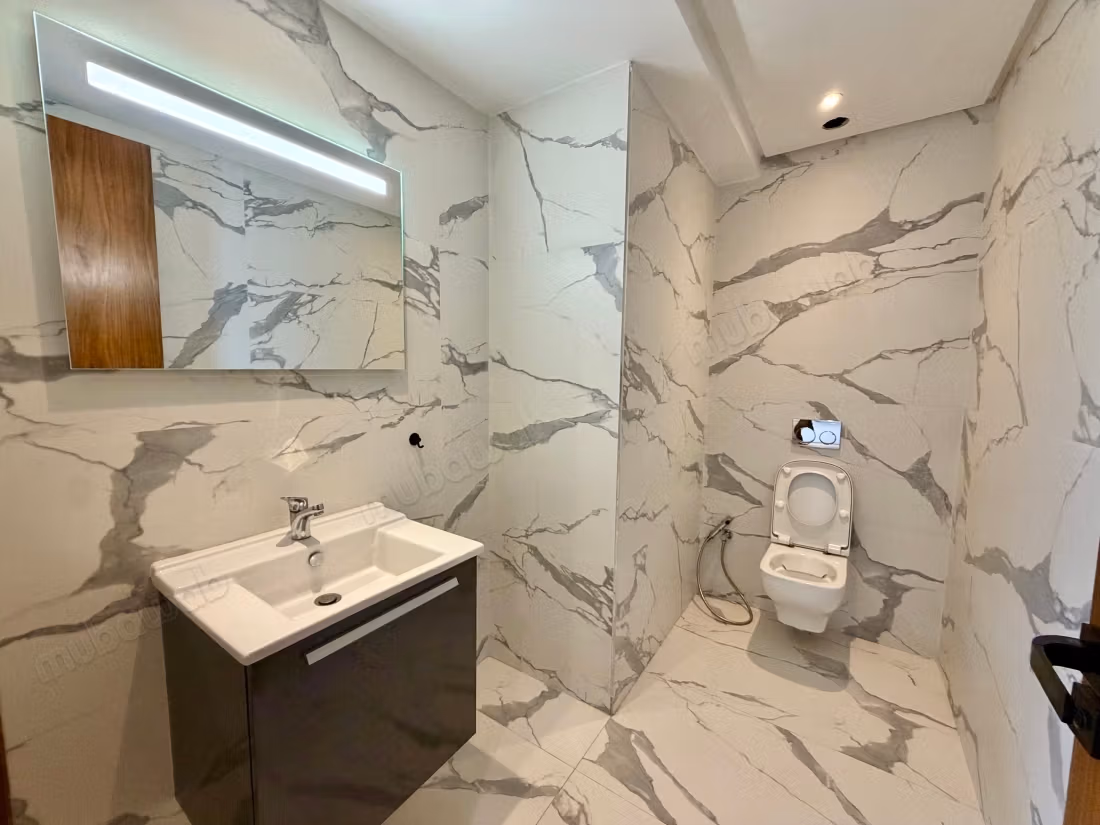 Twee kamer leeg appartement te huur in Aeria park