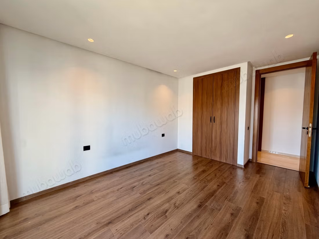 Twee kamer leeg appartement te huur in Aeria park
