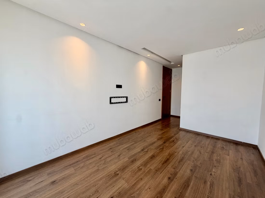 Twee kamer leeg appartement te huur in Aeria park