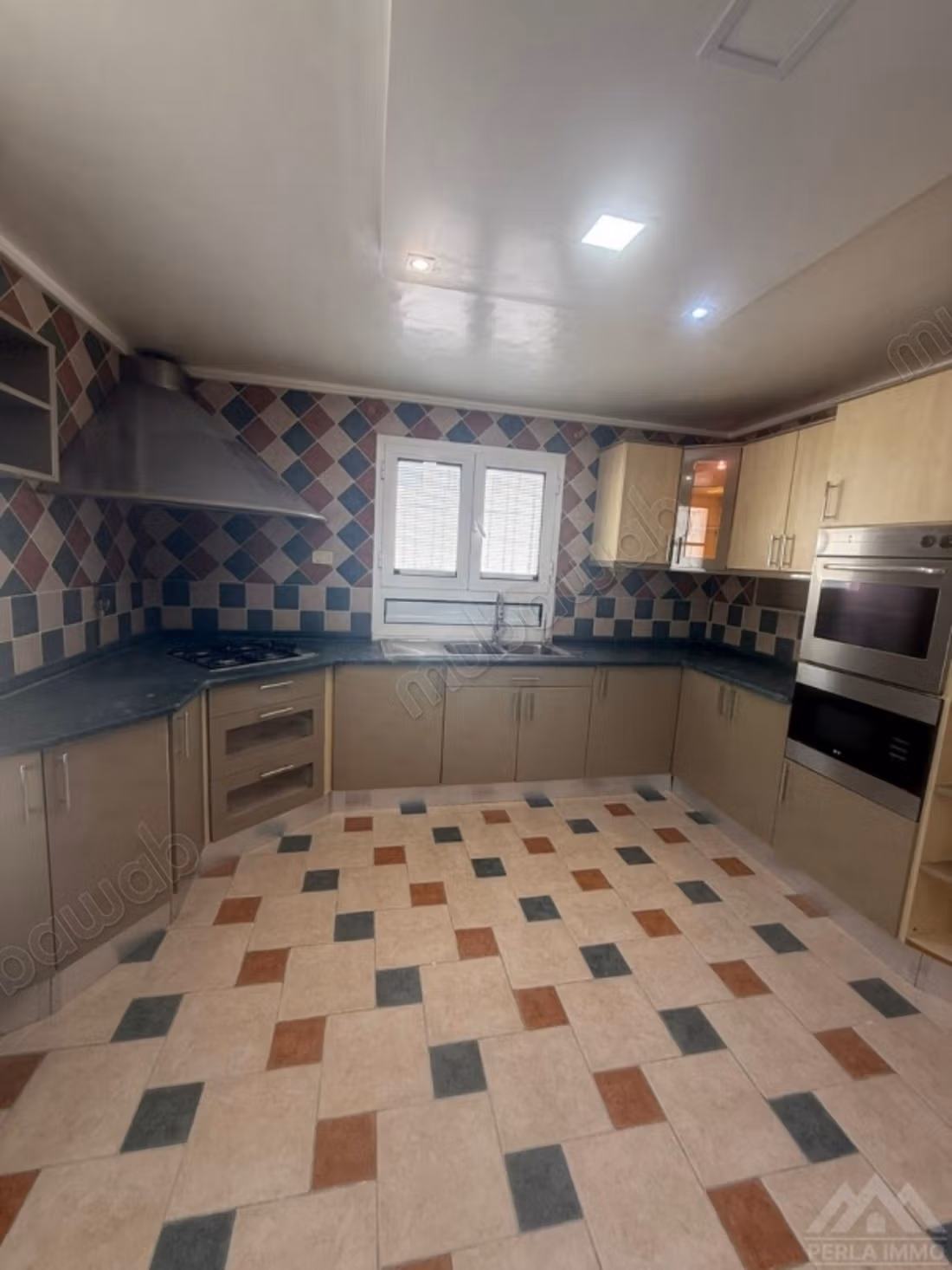 À vendre une villa à Riadh Andalous