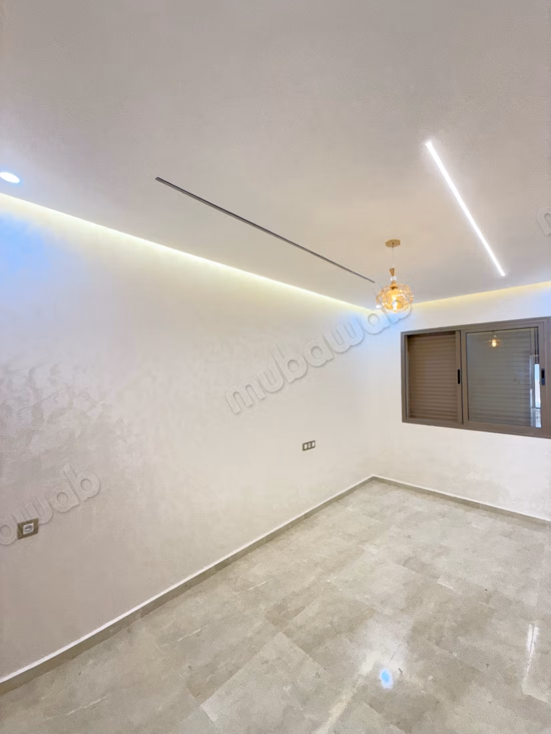 Appartement fabuleux à vendre à Assanaouber. 3 grands espaces de vie. Salon marocain, sécurité.
