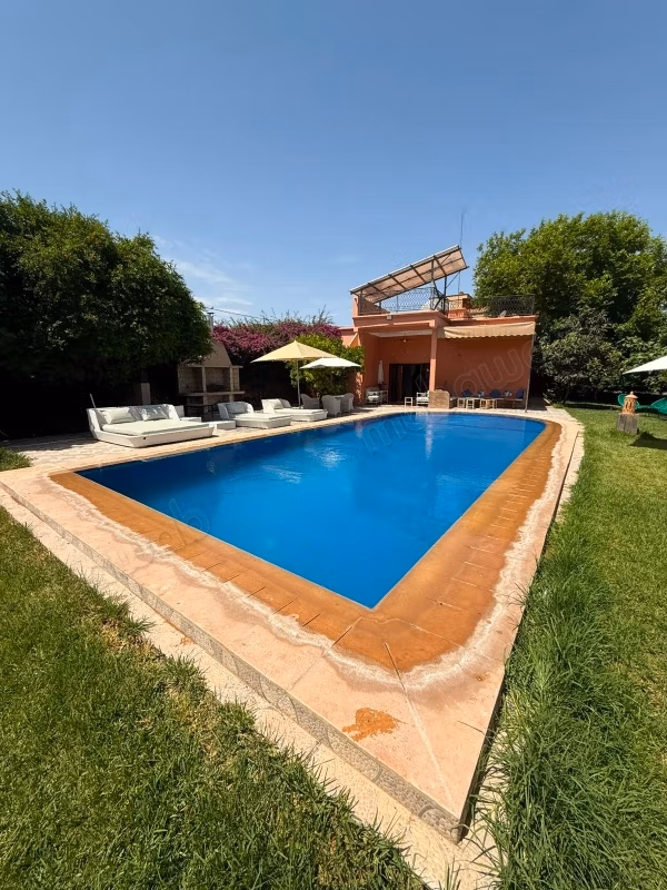Villa 1000 m² à louer route ourika 
Marrakech