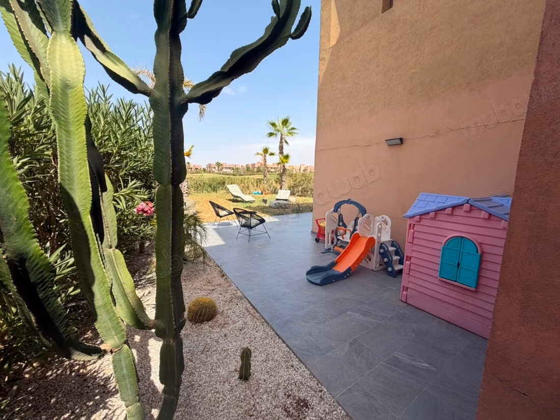 Magnifico appartamento a giardino con 3 camere da letto