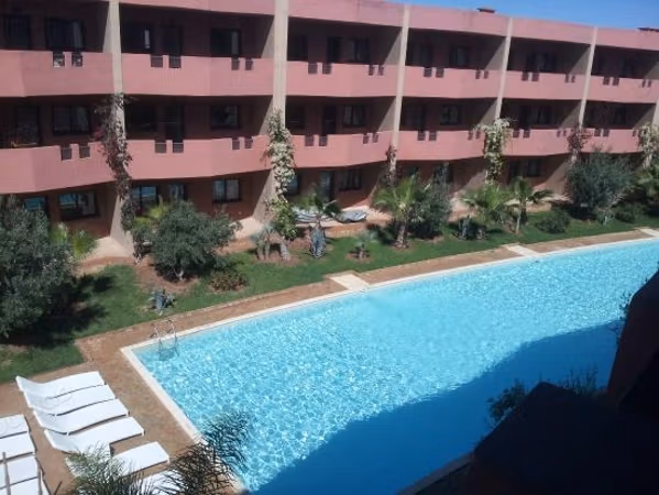 Apartamento Amueblado con Terraza y Piscina en la Ruta de Casa