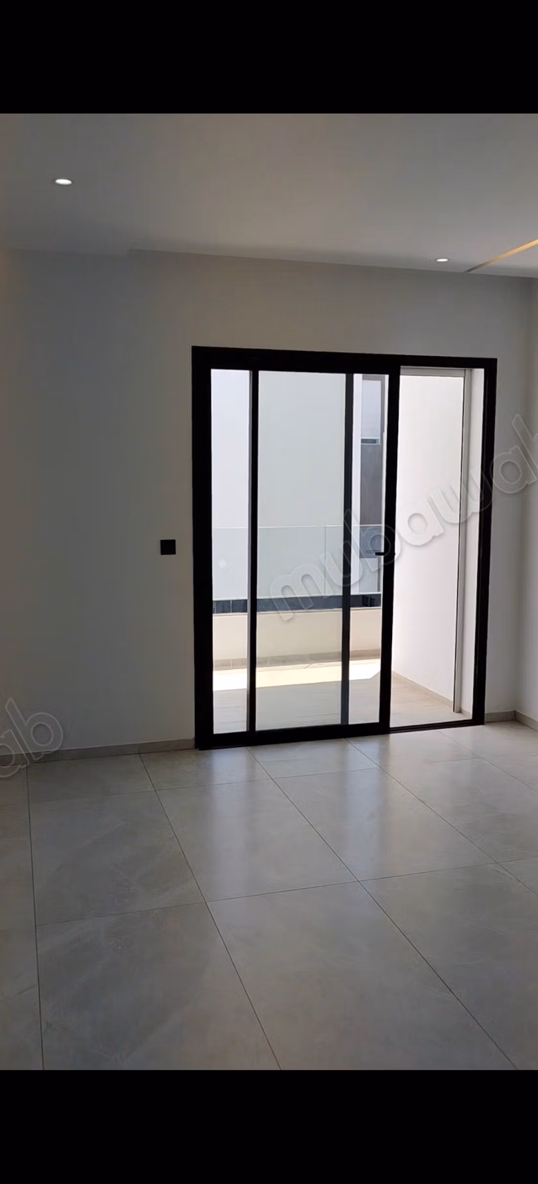 For rent, brand new S2 of very high standing – El Ghazela