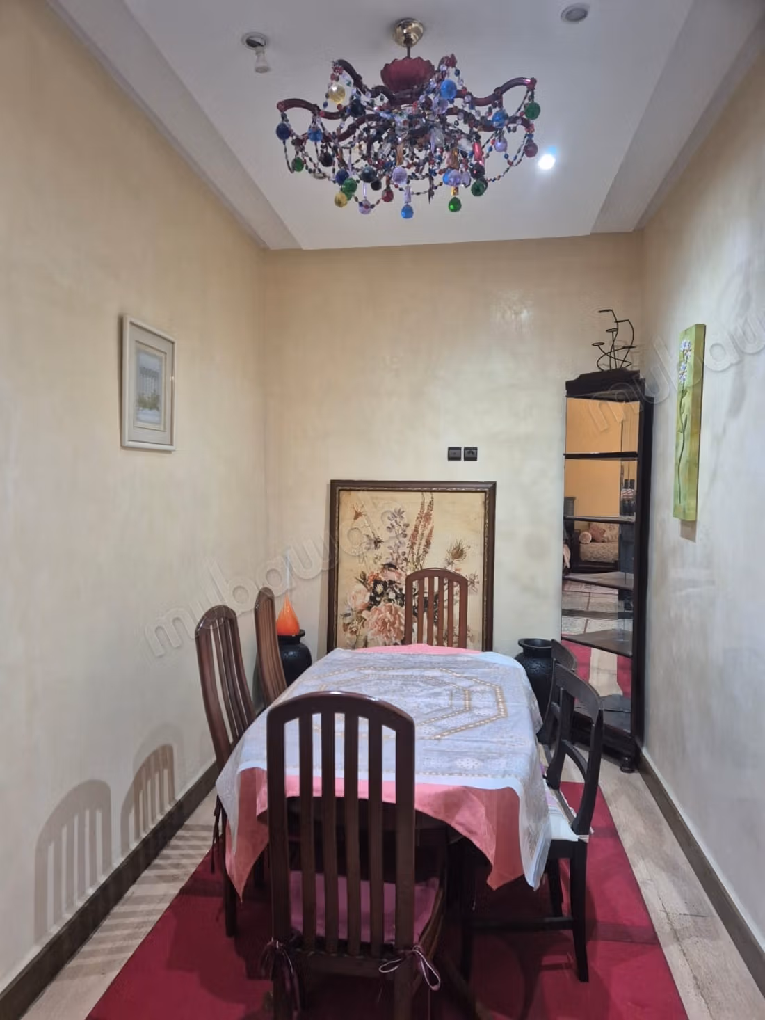 Bel appartement en location à Quartier Administratif. 
3 belles chambres. 
Meublé