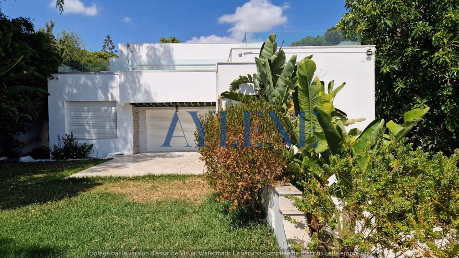 Villa avec piscine et une vue panoramique