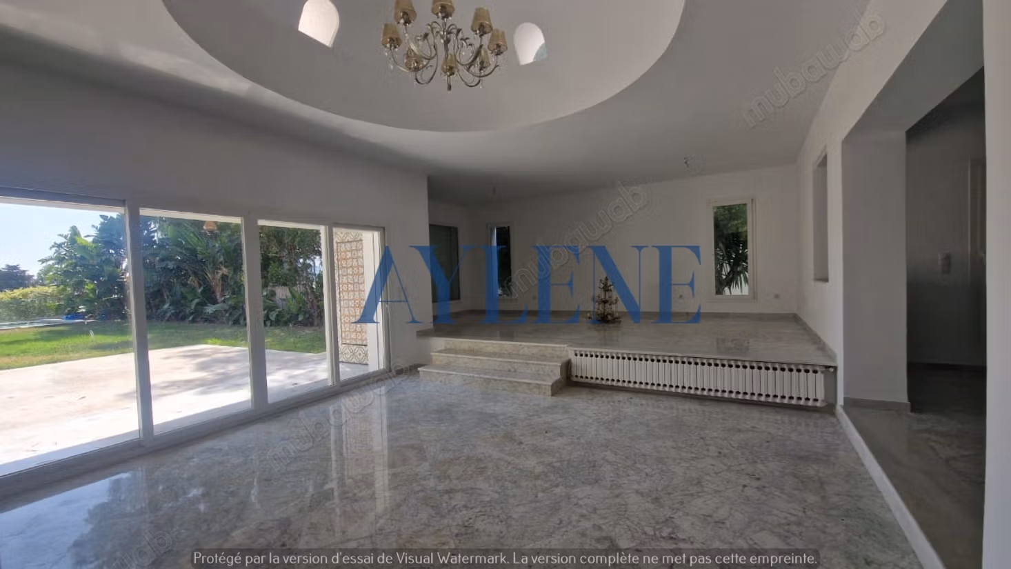 Villa avec piscine et une vue panoramique
