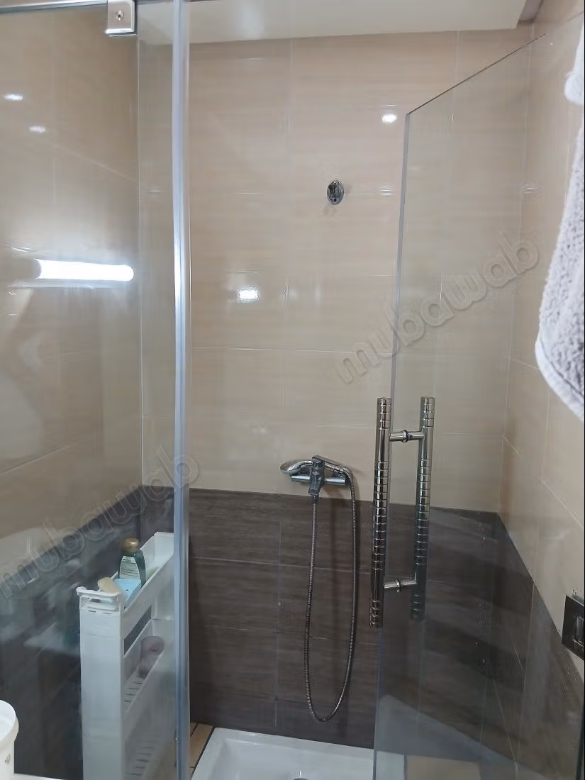 Vend appartement à Hoda. Superficie 83 m². Salon typique marocain, résidence sécurisée